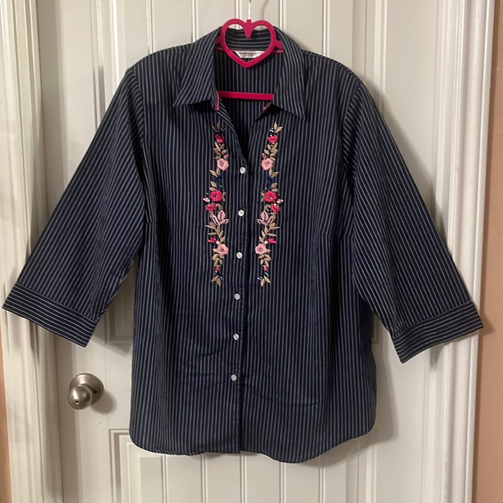 Allison Daley Women Striped Blue Floral Bling Top Pre-Owned So, Sooo Pretty!!